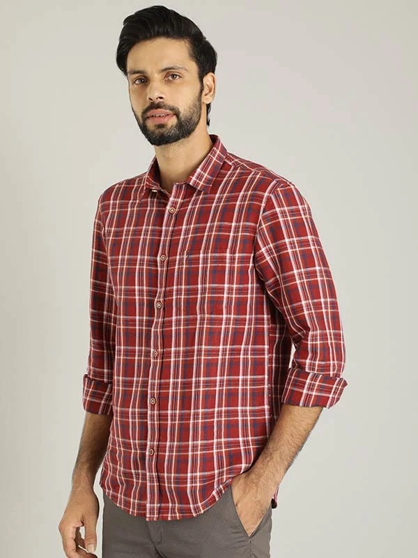 Indian Terrain Men Checkered Maroon Shirt